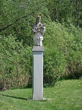 Socha sv. Jana Nepomuckého u lávky přes Ondřejnici v Dolním Sklenově